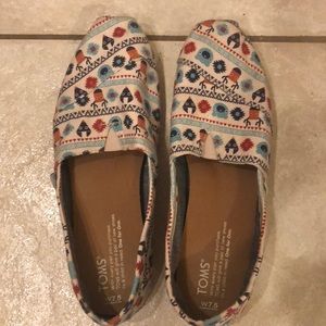 TOMS winter animals slip-ons